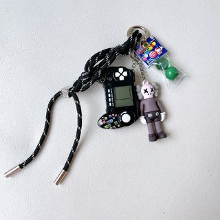 じゃらじゃらキーホルダー✩カウズ584(キャラクターグッズ)