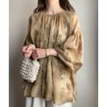 【ベージュ】【L】シアーフラワーモチーフオーバーブラウス