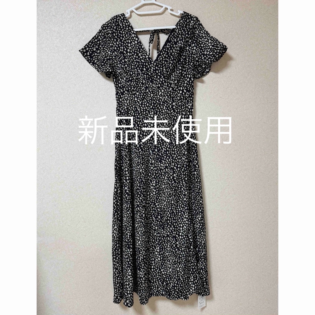 GRL(グレイル)の新品未使用　グレイル　GRL フレアスリーブダルメシアン柄カシュクールワンピース レディースのワンピース(ロングワンピース/マキシワンピース)の商品写真