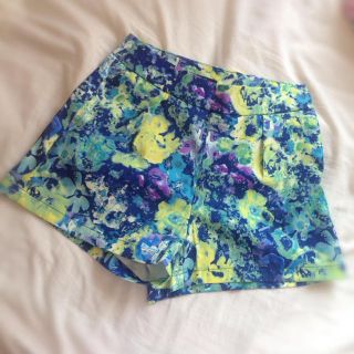 エモダ(EMODA)のEMODA 花柄ショートPT♡(ショートパンツ)