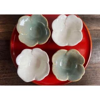 【新品】お花の小鉢(4つ)(食器)