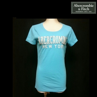 アバクロンビーアンドフィッチ(Abercrombie&Fitch)のアバクロ♥アップリケ ロゴTシャツ カットソー 水色/レディースL(Tシャツ(半袖/袖なし))