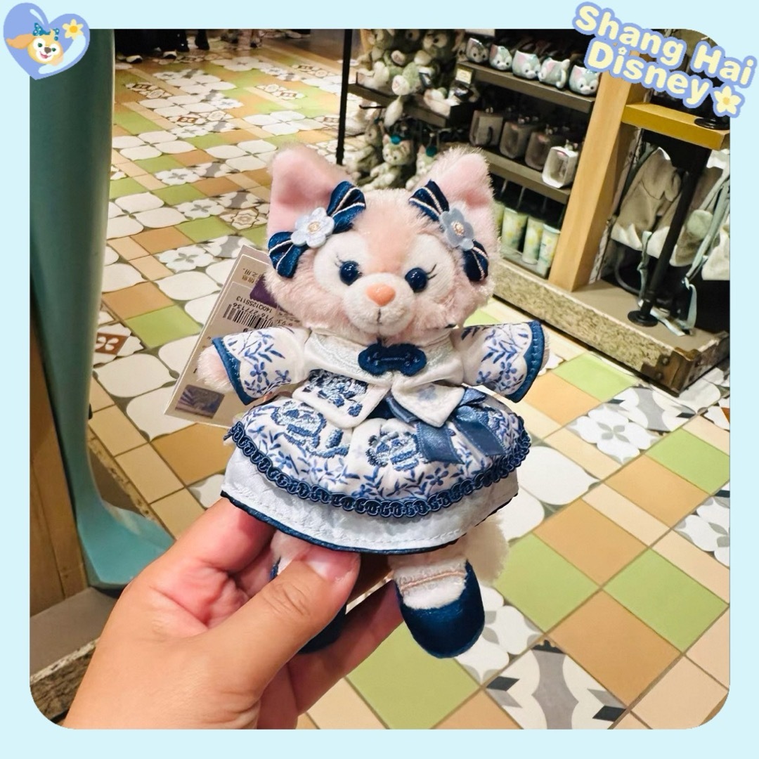 ダッフィー(ダッフィー)の【最新☆正規品】リーナベル 2025青花 ぬいぐるみキーチェーン 上海ディズニー エンタメ/ホビーのおもちゃ/ぬいぐるみ(キャラクターグッズ)の商品写真