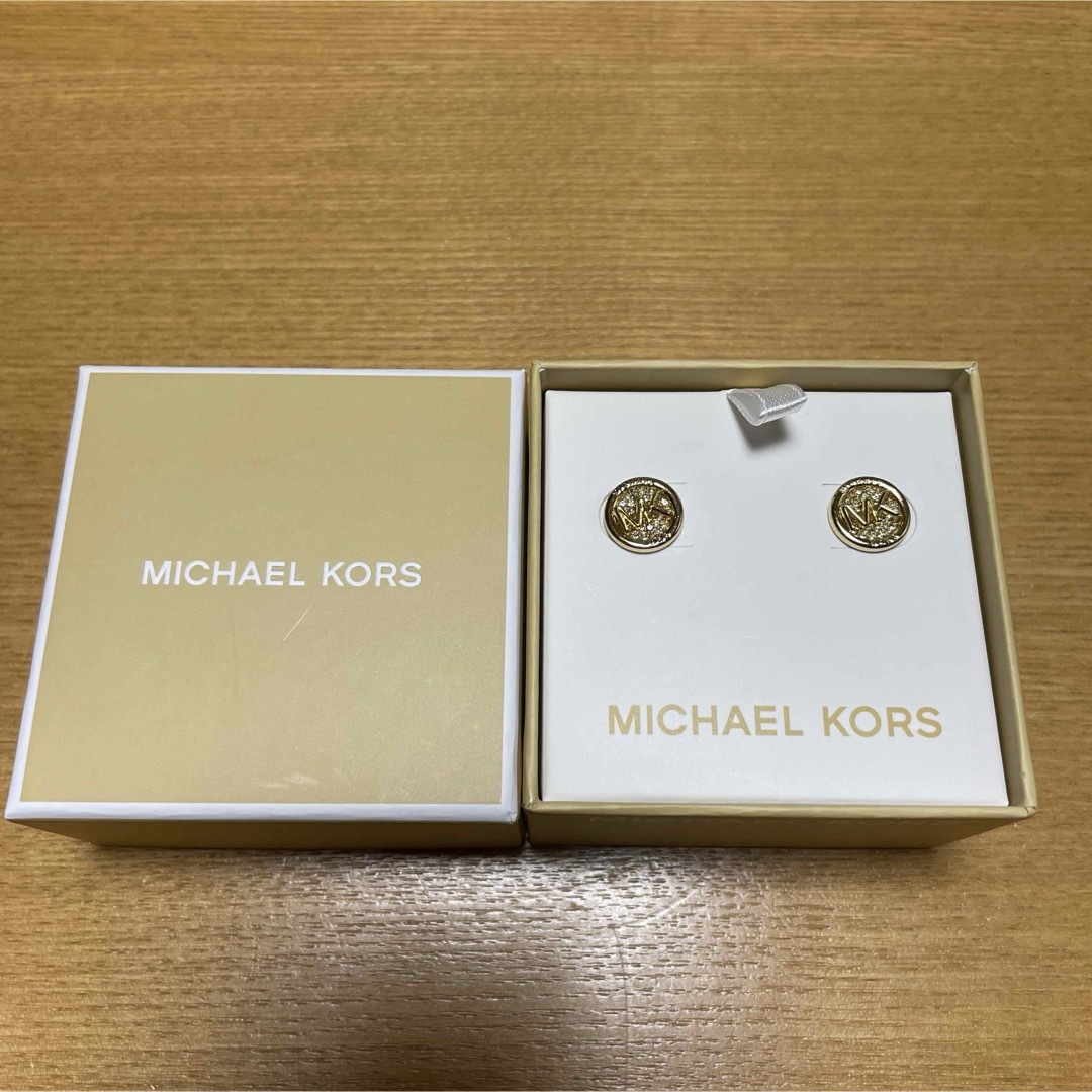 MICHAEL KORS - 新品未使用　マイケルコース　ピアス　MK ゴールド
