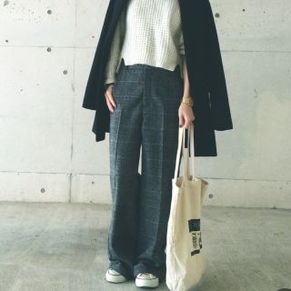 ザラ(ZARA)のグレーチェック ワイドパンツ M(カジュアルパンツ)