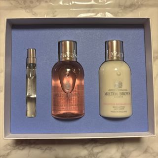 モルトンブラウン(MOLTON BROWN)のモルトンブラウン　デリシャス ルバーブ＆ローズ トラベルコレクション　3点(香水(女性用))