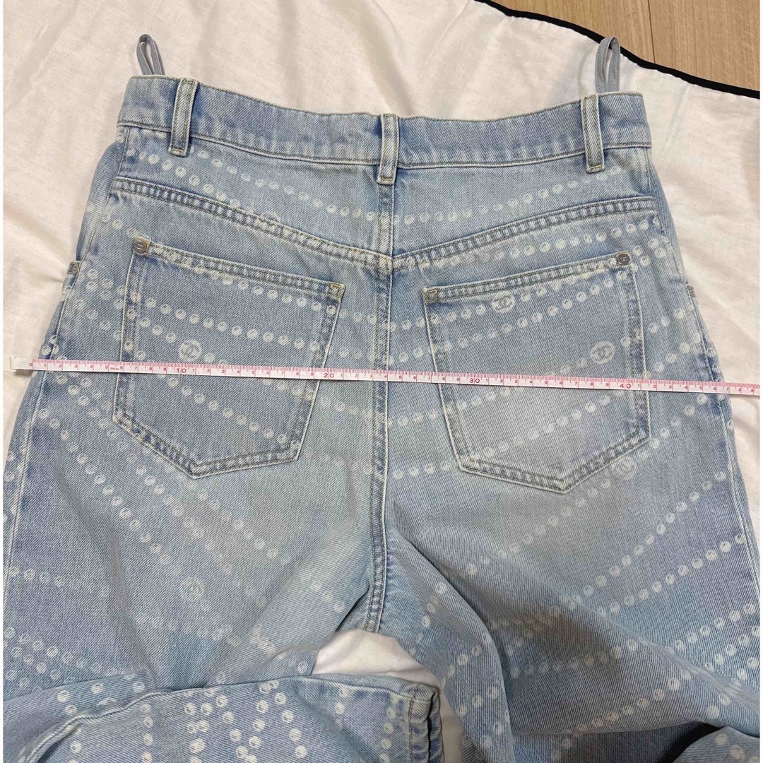 CHANEL(シャネル)のサイズ確認ページ　シャネルCHANEL デニム　ジーンズ 38 ワイド　 レディースのパンツ(デニム/ジーンズ)の商品写真