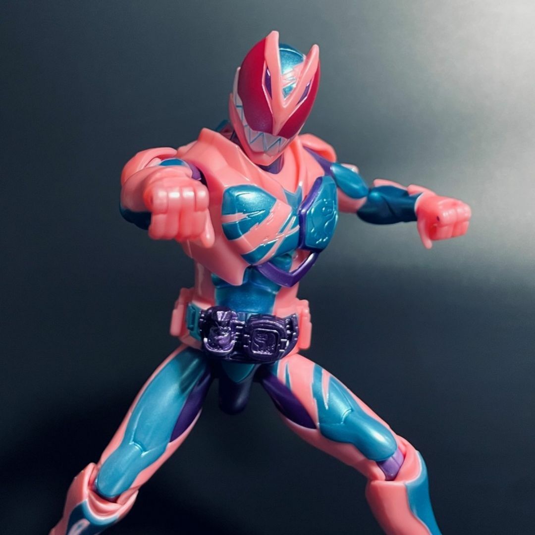 BANDAIフィギュア サウンド×アクション 仮面ライダーリバイ レックスゲノム エンタメ/ホビーのフィギュア(特撮)の商品写真