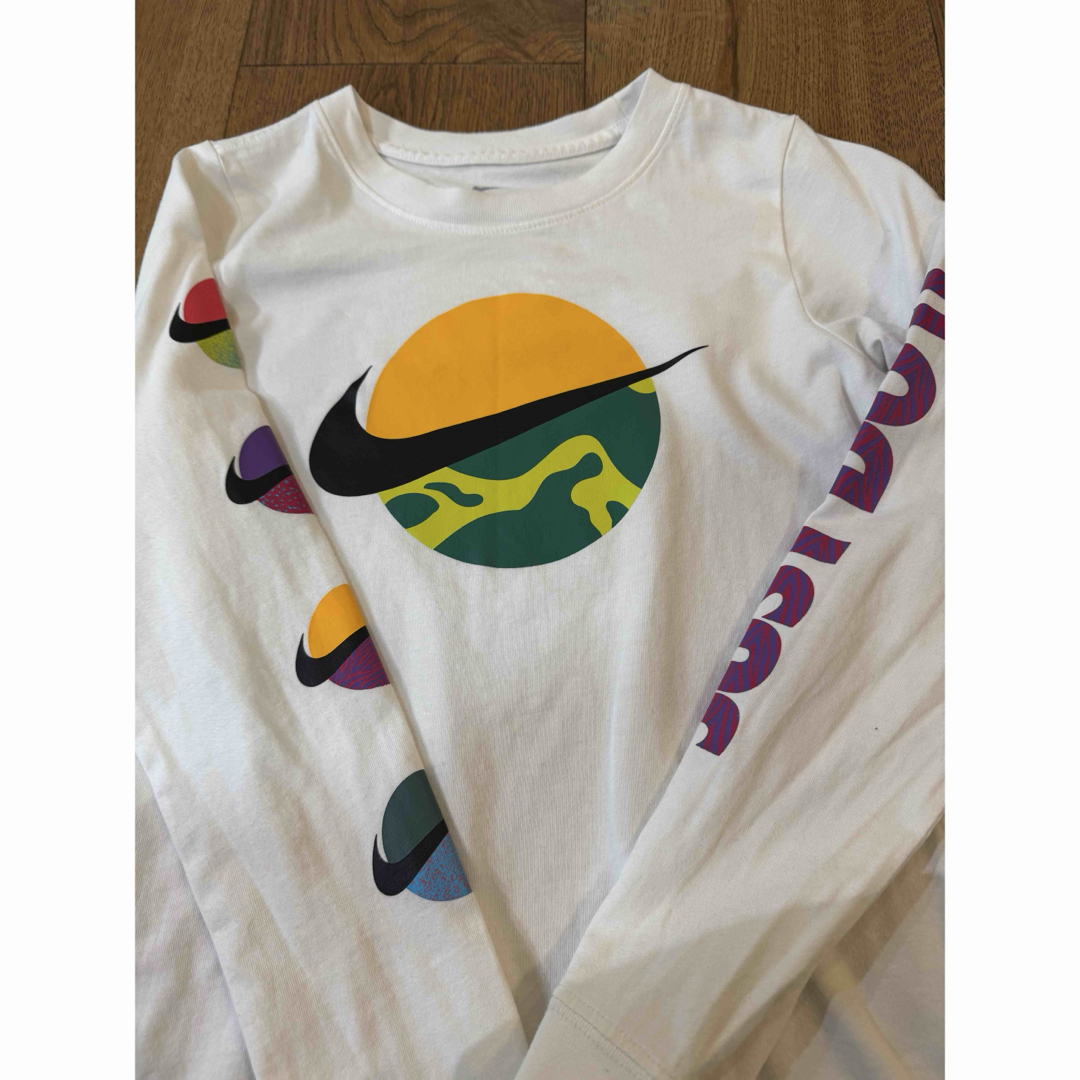 NIKE(ナイキ)のNIKE キッズ　ロンT  130 キッズ/ベビー/マタニティのキッズ服男の子用(90cm~)(Tシャツ/カットソー)の商品写真