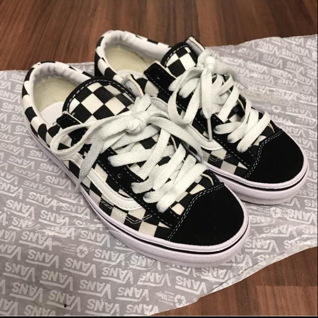 VANS(ヴァンズ)のVANS オールドスクール チェッカー レディースの靴/シューズ(スニーカー)の商品写真