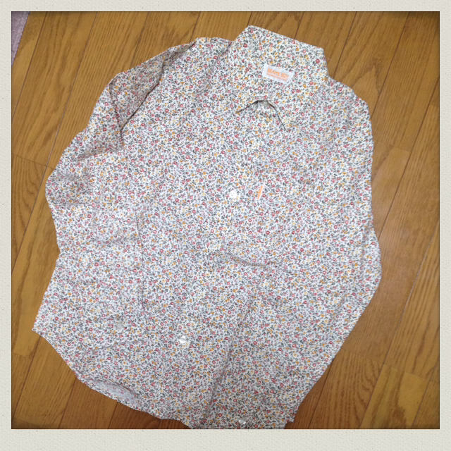 BEAMS BOY(ビームスボーイ)の小花柄シャツ＊長袖 レディースのトップス(シャツ/ブラウス(長袖/七分))の商品写真