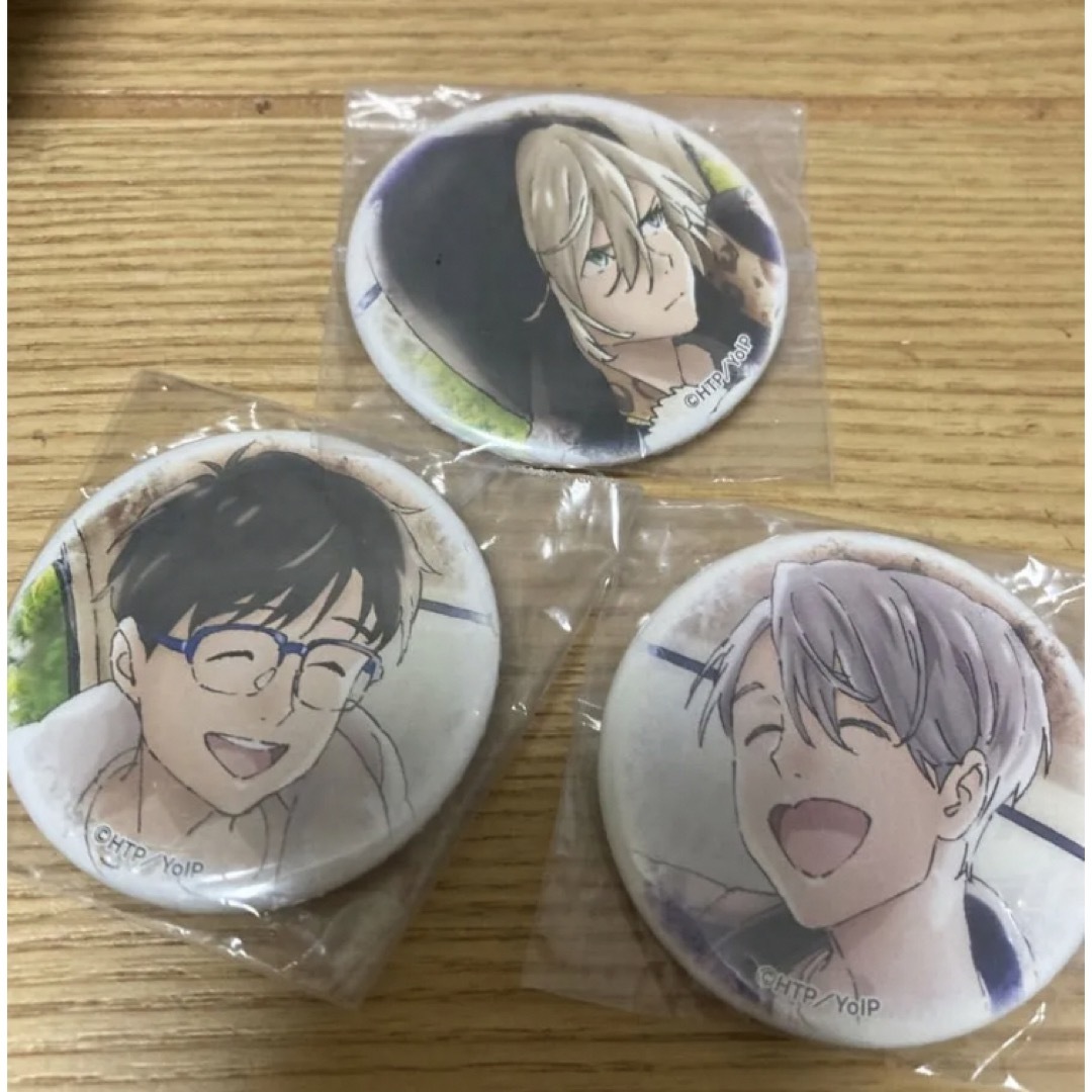 ユーリon ice 勝生勇利 ヴィクトル・ニキフォロフ ユーリ・プリセツキー エンタメ/ホビーのおもちゃ/ぬいぐるみ(キャラクターグッズ)の商品写真