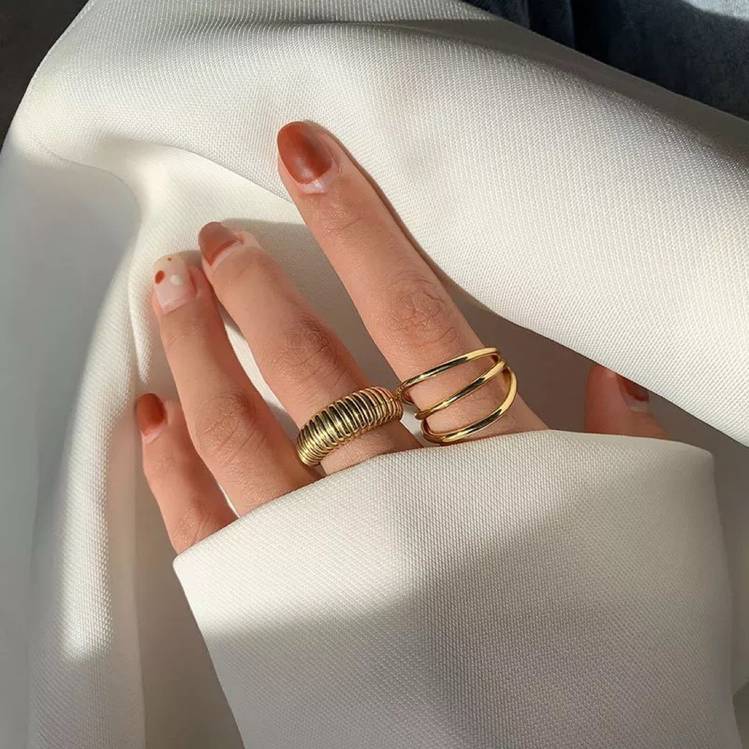 L'Appartement DEUXIEME CLASSE(アパルトモンドゥーズィエムクラス)の【新品】croissant ring / gold：指輪 ゴールド リング レディースのアクセサリー(リング(指輪))の商品写真