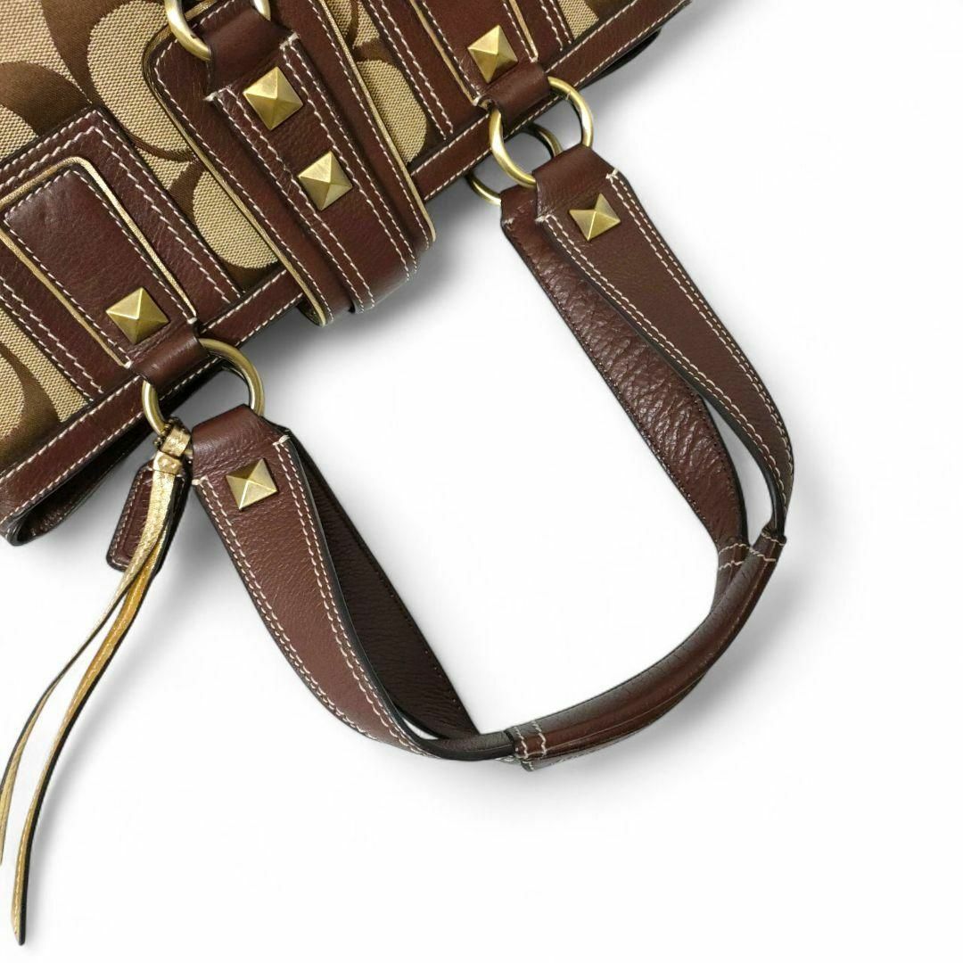 COACH(コーチ)の＊コーチ　シグネチャー　トートバッグ　ハンドバッグ　スタッズ　ダークブラウン レディースのバッグ(トートバッグ)の商品写真