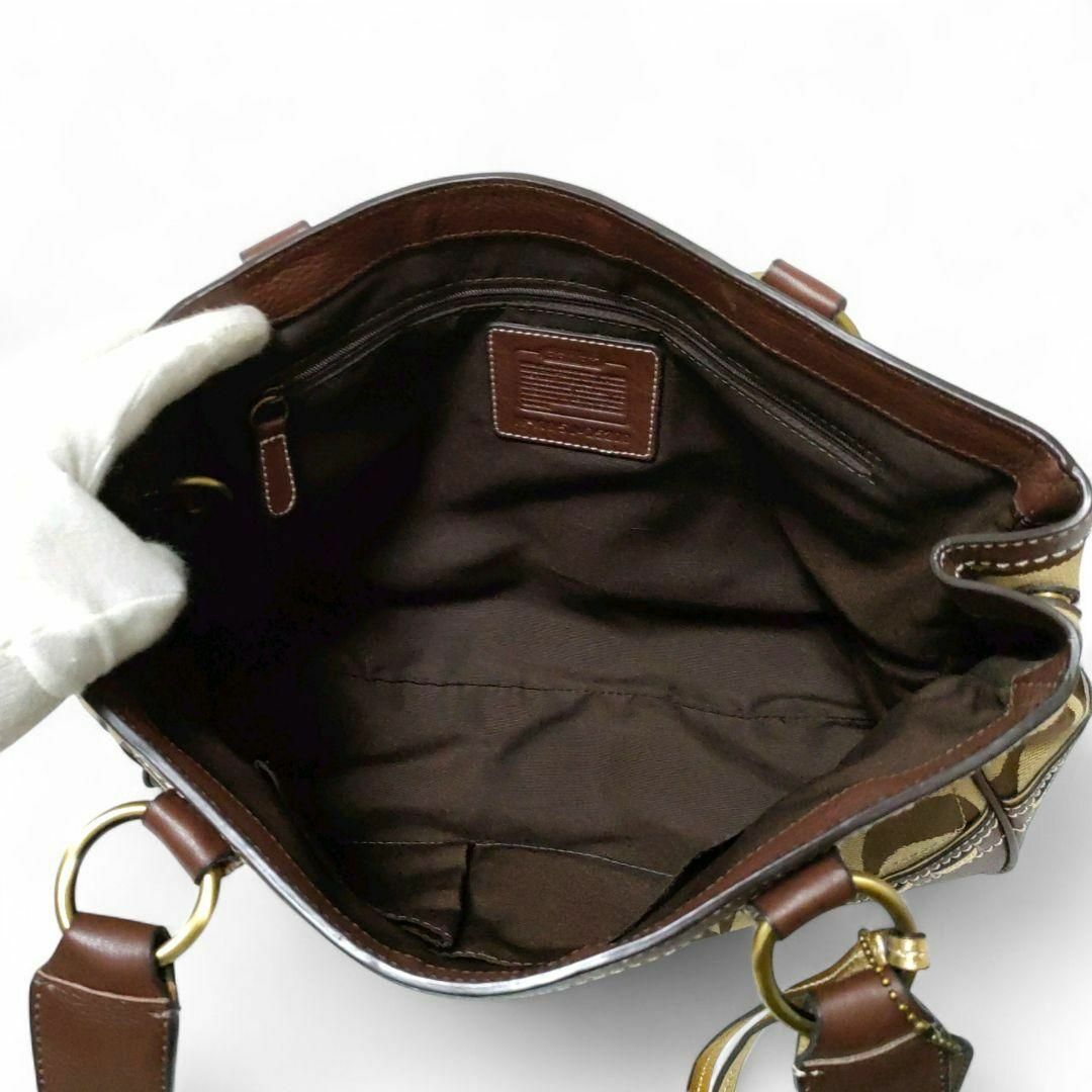 COACH(コーチ)の＊コーチ　シグネチャー　トートバッグ　ハンドバッグ　スタッズ　ダークブラウン レディースのバッグ(トートバッグ)の商品写真