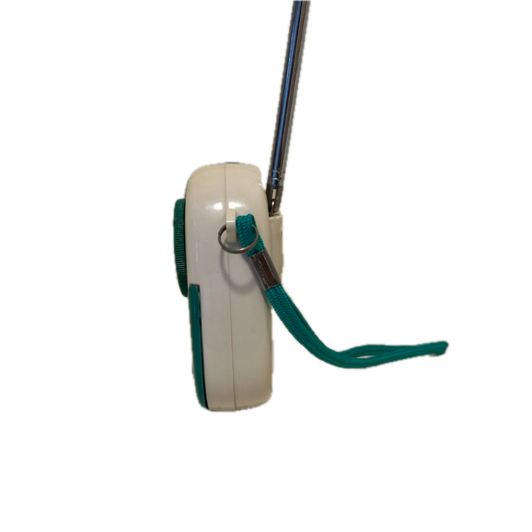 レア商品 レトロ Salem AM-FM LIGHT RADIO 動作確認済み インテリア/住まい/日用品の日用品/生活雑貨/旅行(防災関連グッズ)の商品写真