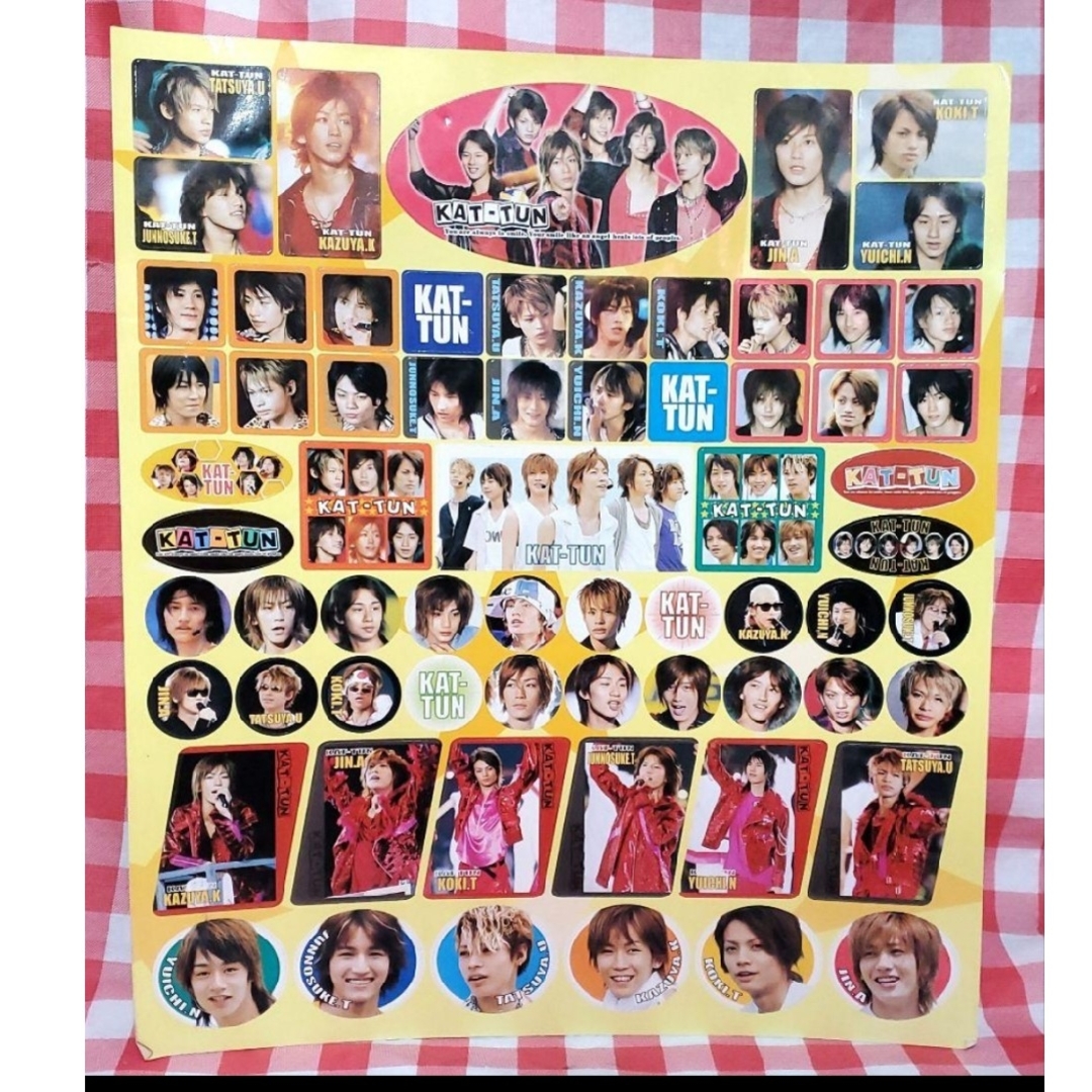 KAT-TUN(カトゥーン)のKAT-TUN レア 特大シール エンタメ/ホビーのタレントグッズ(アイドルグッズ)の商品写真