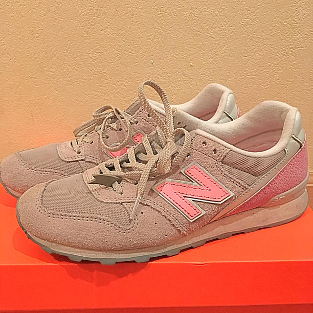 New Balance(ニューバランス)の美品！NB♡996 25cm レディースの靴/シューズ(スニーカー)の商品写真