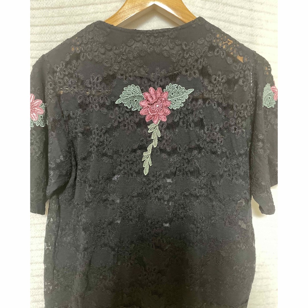 花柄刺繍 レディース半袖レースシャツ 黒 レディースのトップス(シャツ/ブラウス(半袖/袖なし))の商品写真