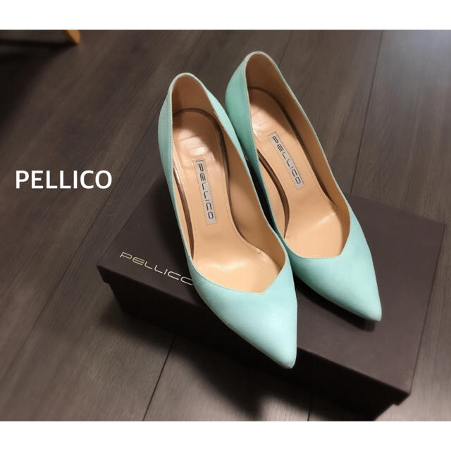 PELLICO Vカットスエードパンプス サックスブルー