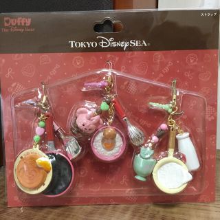 ディズニー(Disney)の新品・未開封◇ディズニーシー◇スウィートダッフィーストラップセット◇スウィート型(キャラクターグッズ)