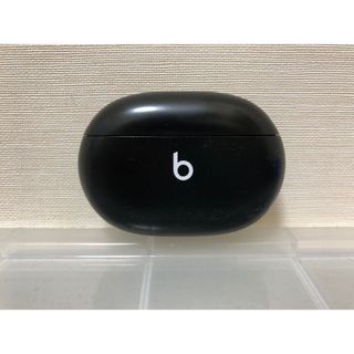 ビーツバイドクタードレ(Beats by Dr Dre)のBeats Studio Buds 充電ケース/ブラック　イヤホンチャージャー(ヘッドフォン/イヤフォン)
