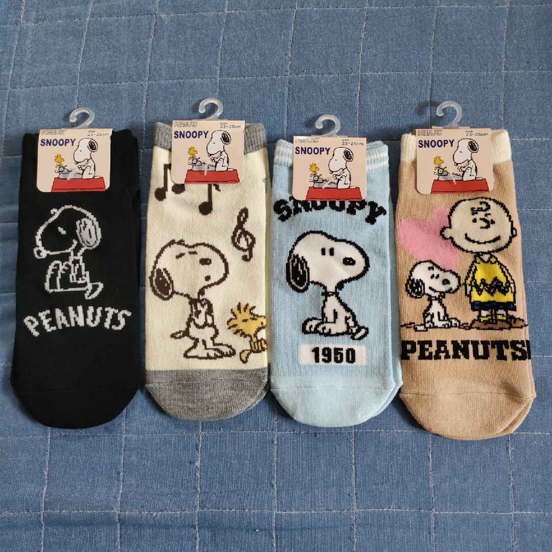SNOOPY(スヌーピー)のスヌーピー靴下 エンタメ/ホビーのおもちゃ/ぬいぐるみ(キャラクターグッズ)の商品写真