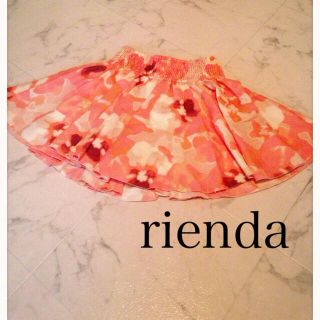 リエンダ(rienda)のrienda♥︎花柄スカート(ミニスカート)