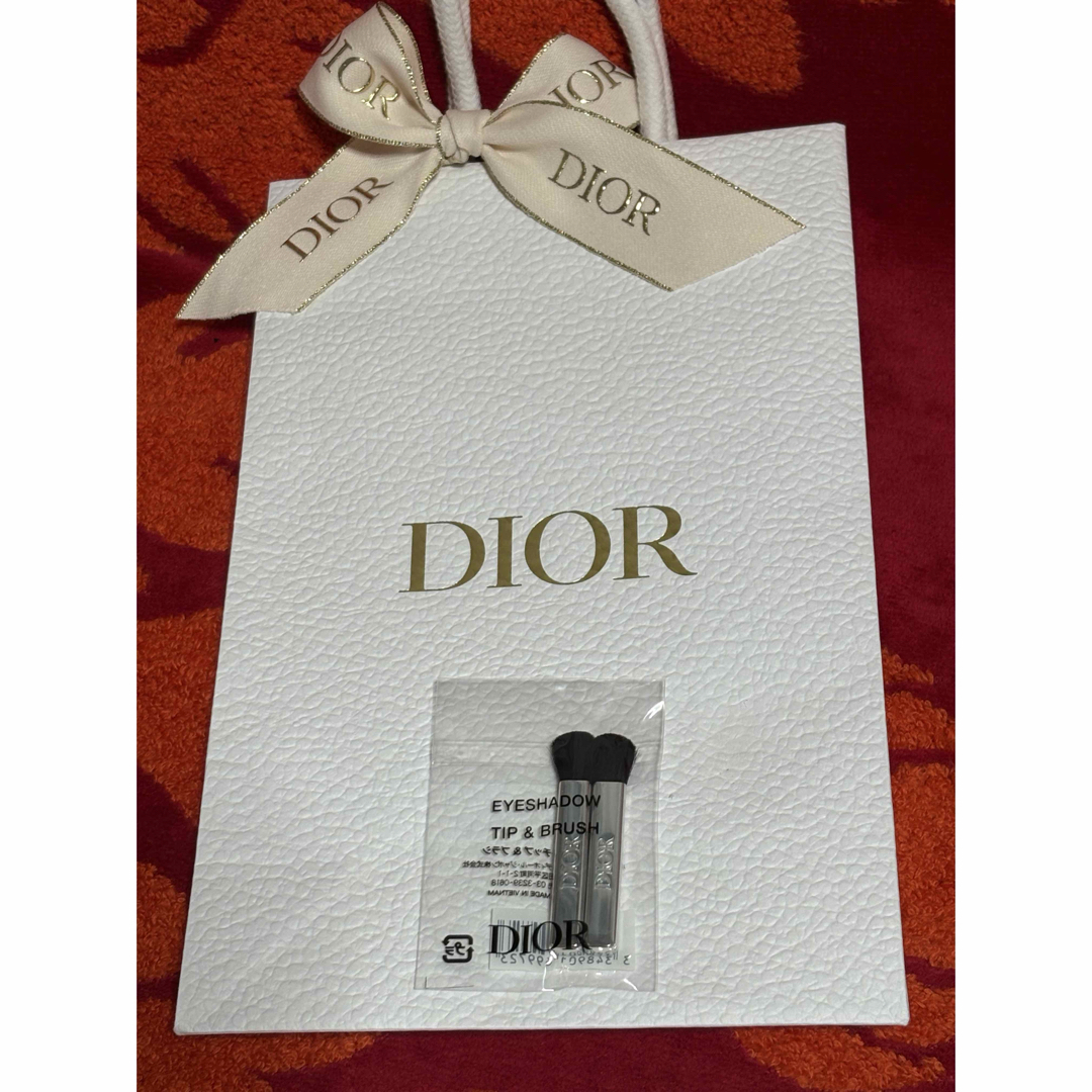 Christian Dior(クリスチャンディオール)のDiorサンククルールアイシャドウ チップブラシ コスメ/美容のメイク道具/ケアグッズ(ブラシ・チップ)の商品写真