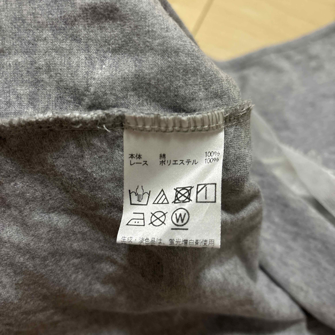SIMPLE LIFE(シンプルライフ)のSIMPLE LIFE グレー レース付き M レディースのトップス(カットソー(長袖/七分))の商品写真
