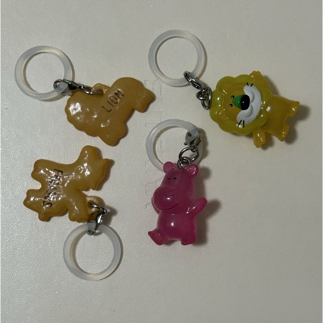 たべっ子どうぶつ めじるしアクセサリー 4種 エンタメ/ホビーのおもちゃ/ぬいぐるみ(キャラクターグッズ)の商品写真