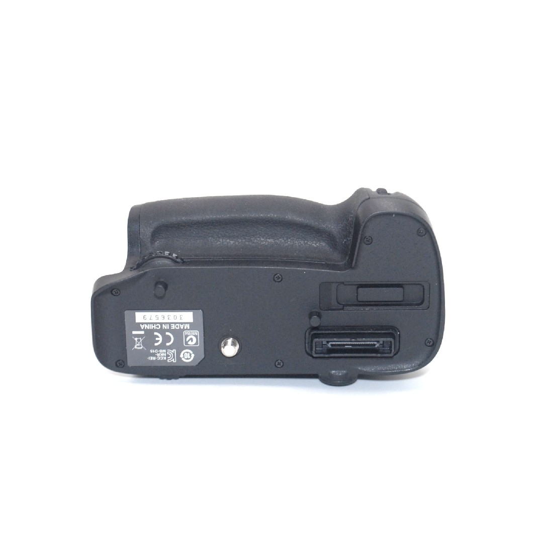 Nikon - D7100・D7200用バッテリーグリップ♪Nikon MB-D15♪の Nikon - D7100・D7200用バッテリーグリップ♪Nikon MB-D15♪の
