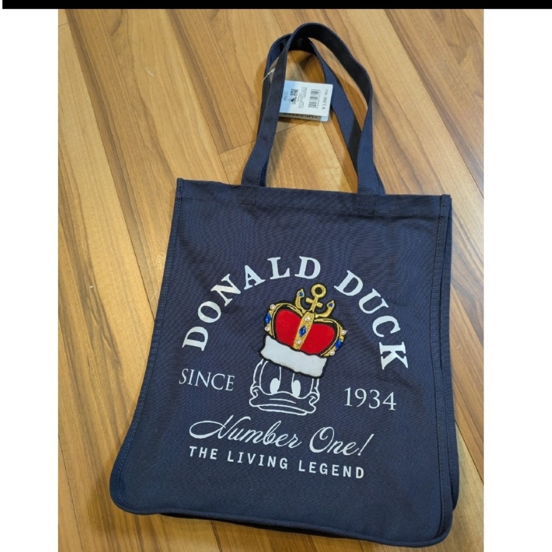 Disney(ディズニー)の★DISNEY STORE 新品タグ付 ネイビー ギフト プレゼント 完売品 レディースのバッグ(トートバッグ)の商品写真