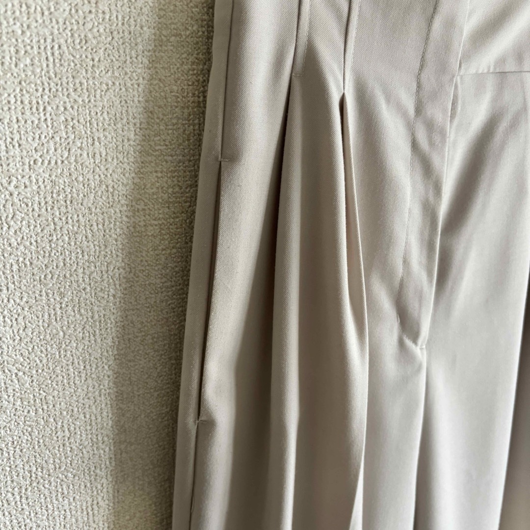 SNIDEL(スナイデル)のSNIDEL テーパードパンツ アイボリー 0 レディースのスカート(ロングスカート)の商品写真