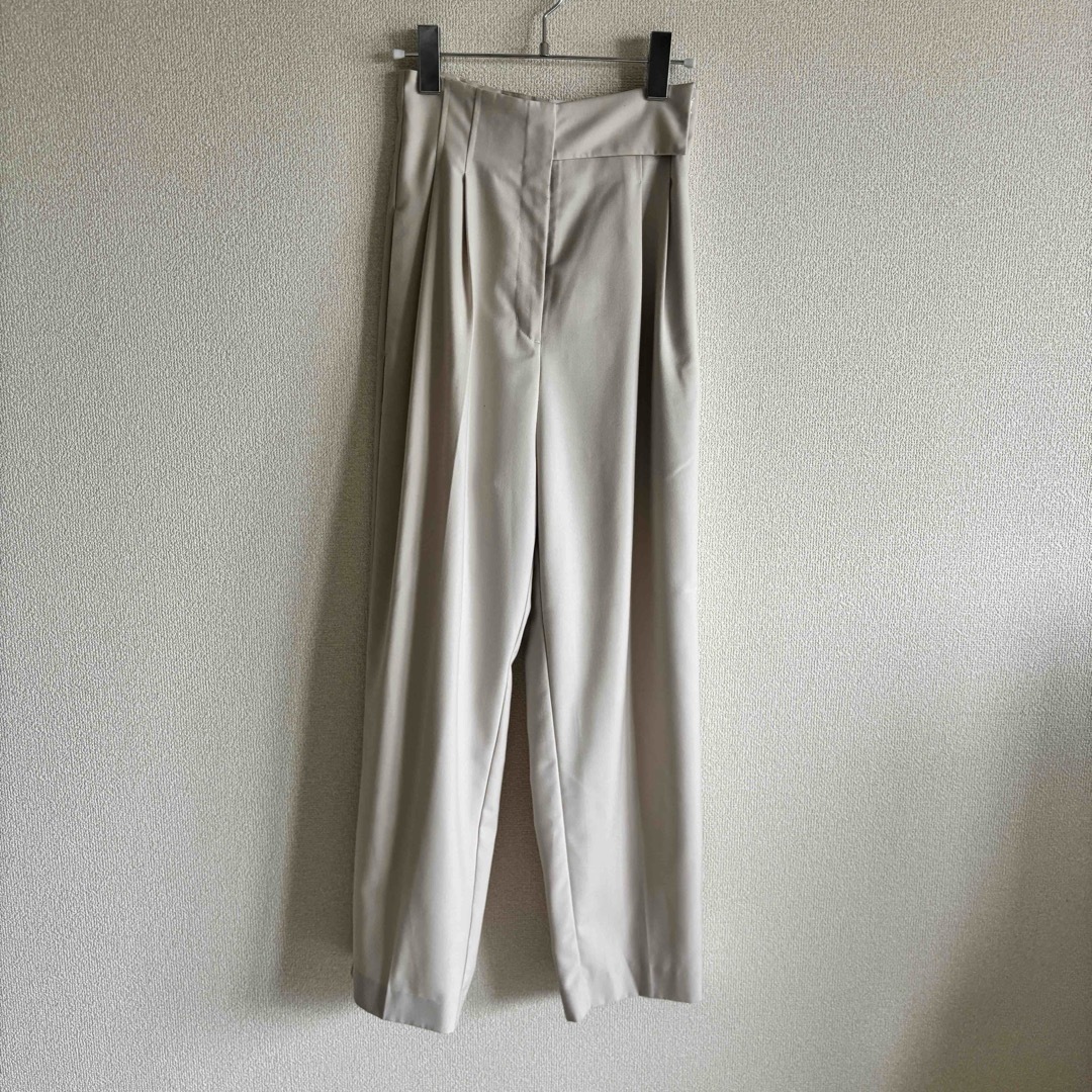 SNIDEL(スナイデル)のSNIDEL テーパードパンツ アイボリー 0 レディースのスカート(ロングスカート)の商品写真