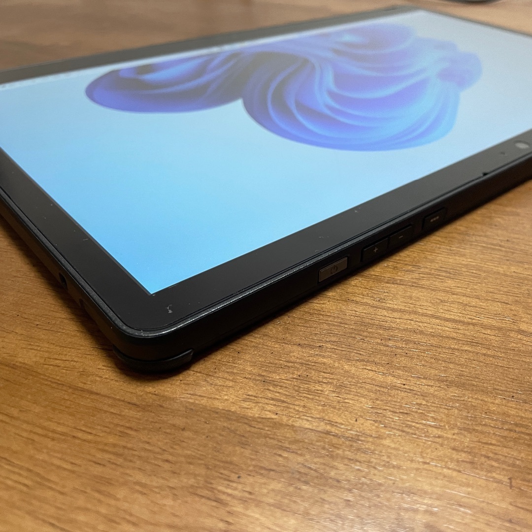 大画面13.3インチ軽量で使いやすい富士通タブレットWindows11
