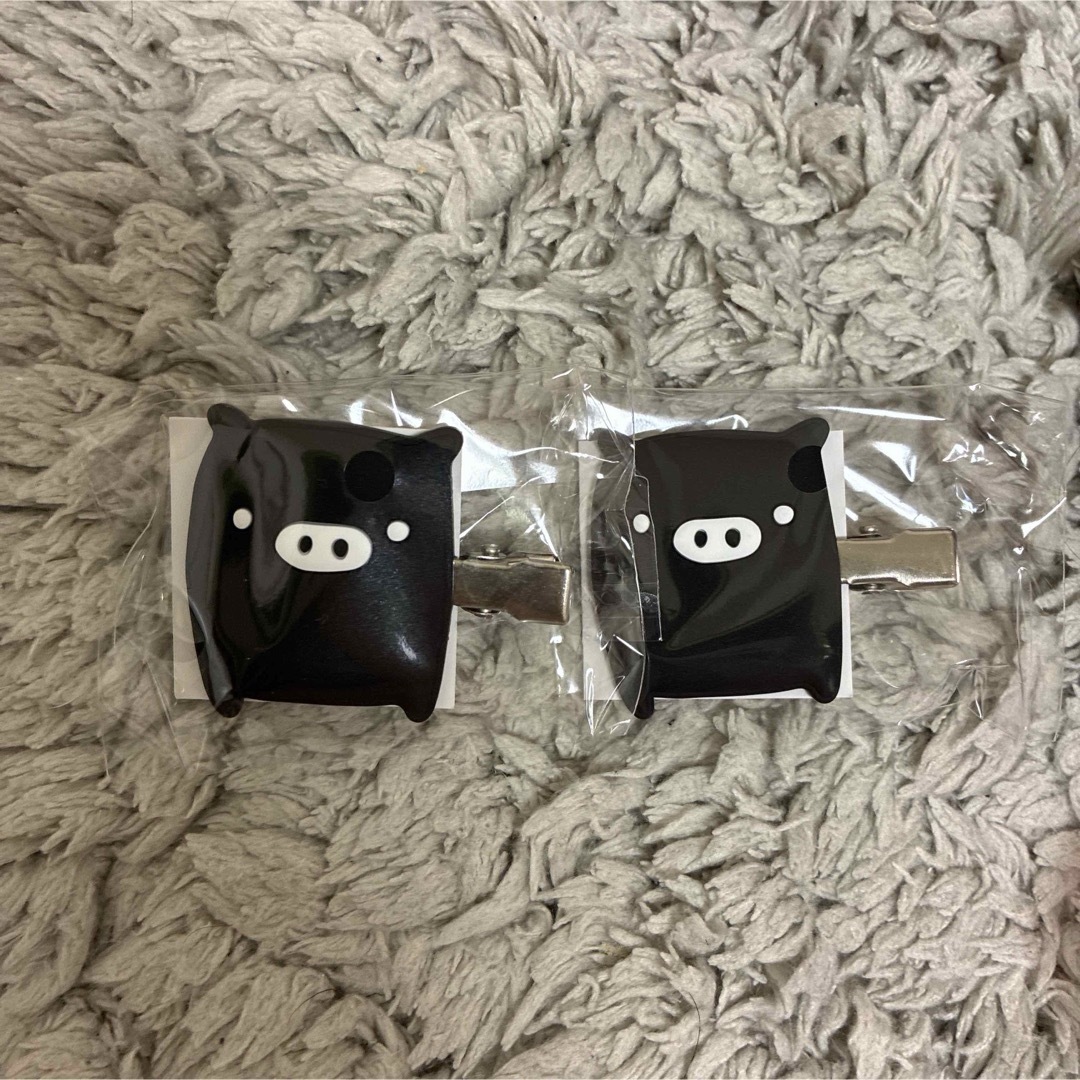 San-X オールスターズ 前髪クリップ モノクロブー黒2つセット エンタメ/ホビーのおもちゃ/ぬいぐるみ(キャラクターグッズ)の商品写真