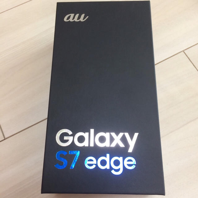 SAMSUNG(サムスン)の新品未使用au GALAXYS7edge SCV33 おまけ付SIMロック解除可 スマホ/家電/カメラのスマートフォン/携帯電話(スマートフォン本体)の商品写真