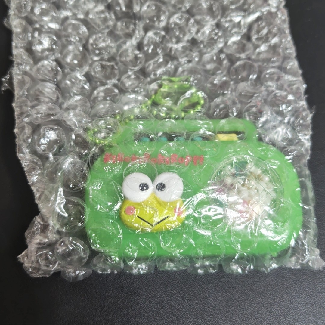 サンリオ(サンリオ)の♥匿名配送♥ けろっぴ ラジカセ チャーム エンタメ/ホビーのおもちゃ/ぬいぐるみ(キャラクターグッズ)の商品写真