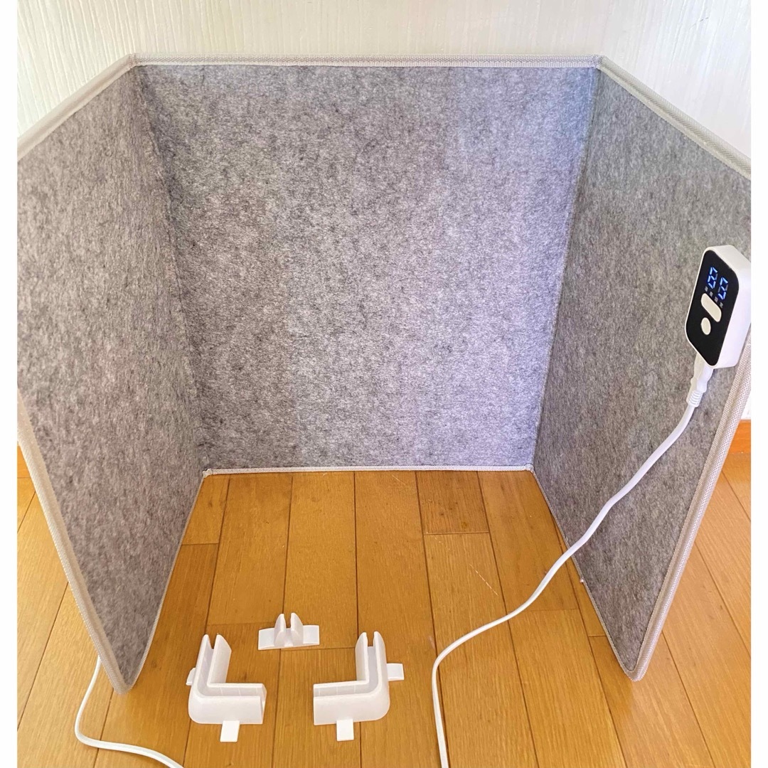 ピネルヒータ：足元ヒーター ：デスクヒーター ：足元暖房：電熱ヒーター：遠赤外線 スマホ/家電/カメラの冷暖房/空調(電気ヒーター)の商品写真