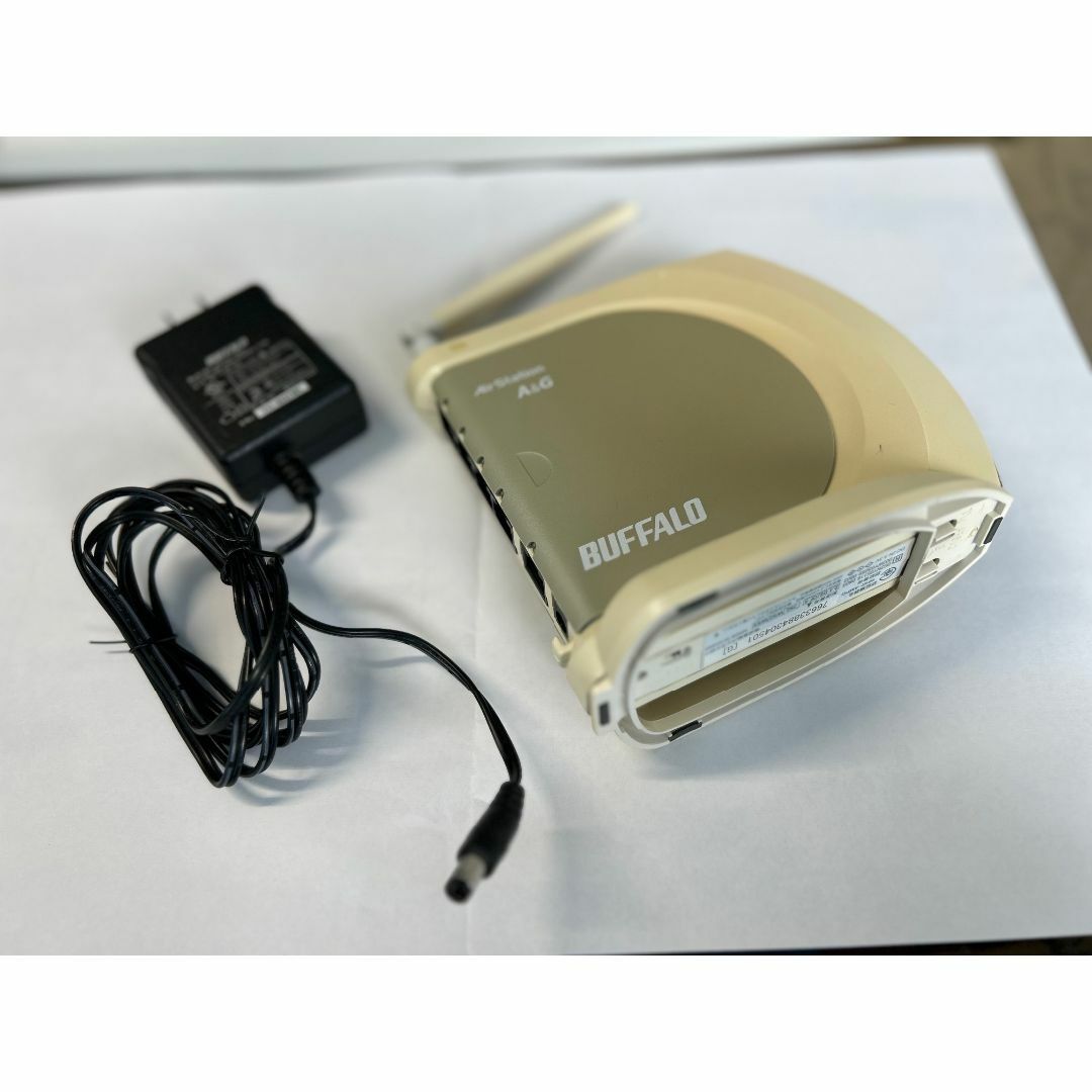 Buffalo(バッファロー)の無線LANルータWHR-AMPG(AirStation/バッファロー、日焼け) スマホ/家電/カメラのPC/タブレット(PC周辺機器)の商品写真