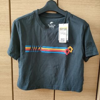 ナイキ(NIKE)の新品未使用　ナイキ　ショート丈Ｔシャツ　S　レディース(Tシャツ(半袖/袖なし))