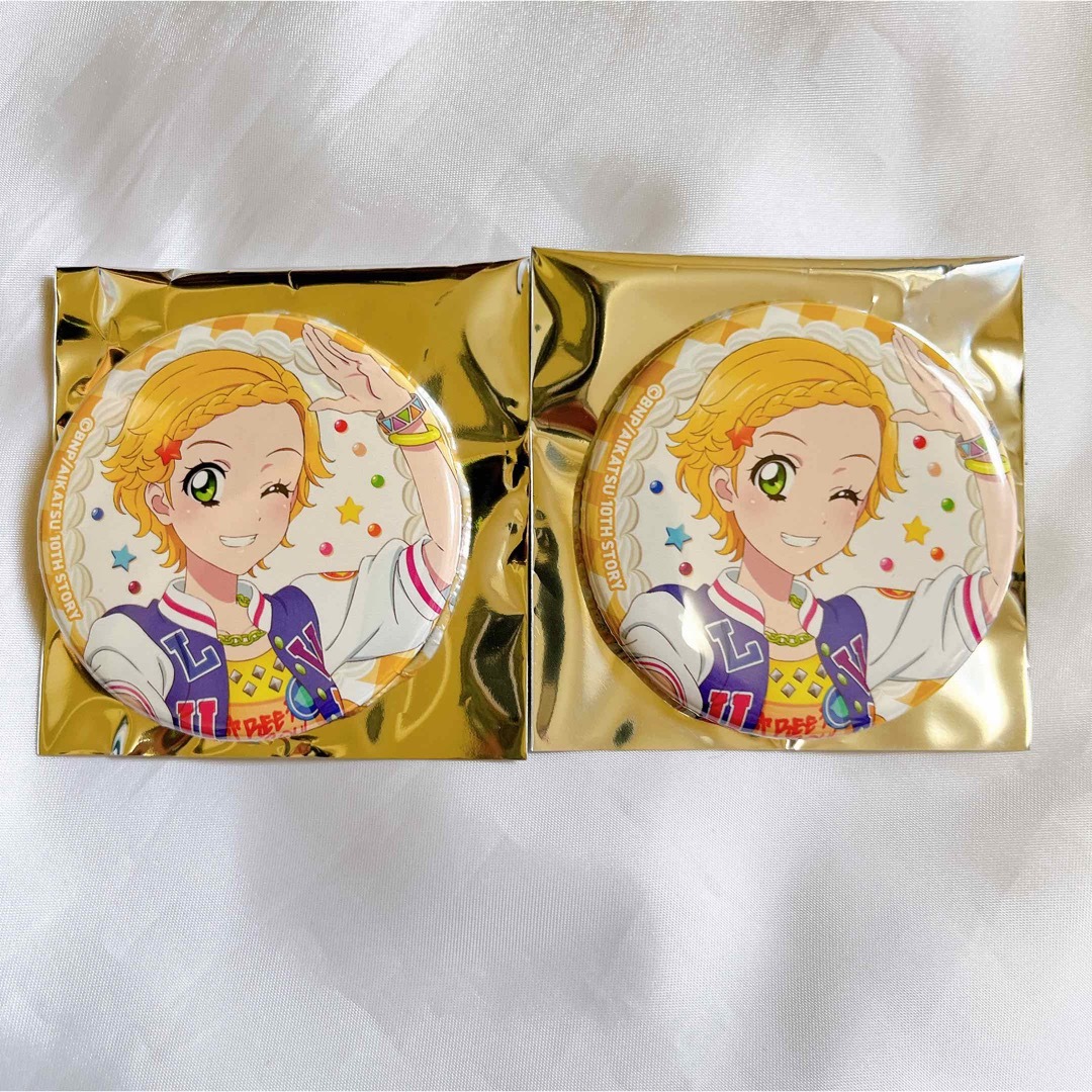 アイカツ!マリオンクレープ 缶バッジ 新条ひなき 2個セット エンタメ/ホビーのアニメグッズ(バッジ/ピンバッジ)の商品写真