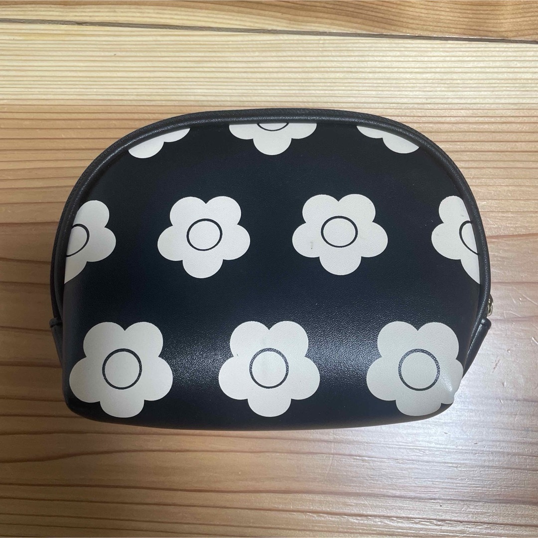 MARY QUANT(マリークヮント)のマリークワント　ポーチ レディースのファッション小物(ポーチ)の商品写真