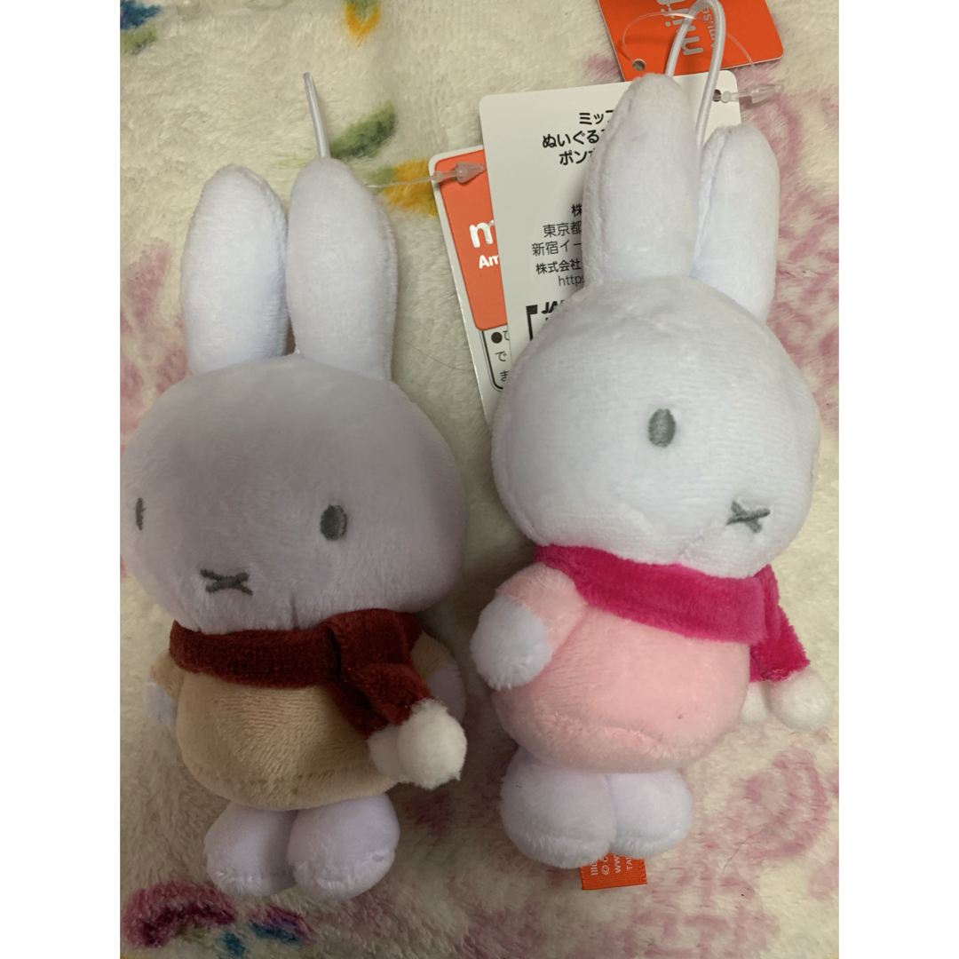 ミッフィー ぬいぐるみマスコット ポンポンマフラー 2種セット エンタメ/ホビーのおもちゃ/ぬいぐるみ(キャラクターグッズ)の商品写真