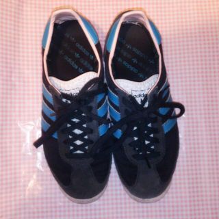 アディダス(adidas)のアディダス　スニーカー(スニーカー)