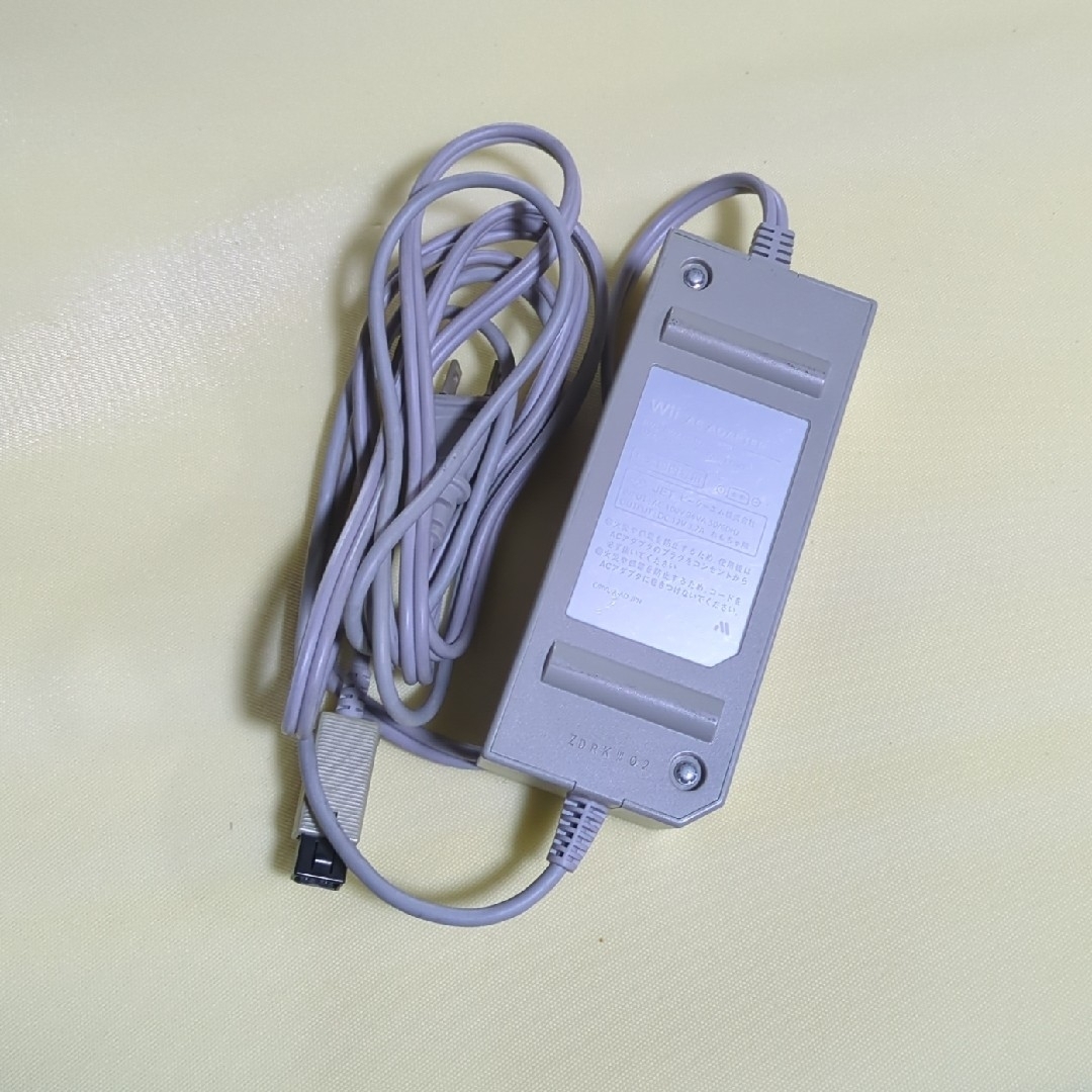 Wii(ウィー)のWii ウィー 本体電源ACアダプター 任天堂 ニンテンドー純正 正規品 エンタメ/ホビーのゲームソフト/ゲーム機本体(家庭用ゲーム機本体)の商品写真
