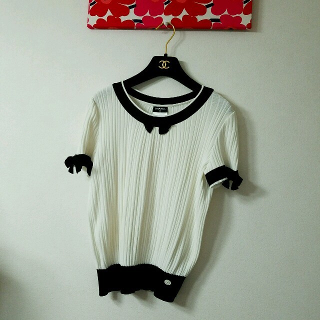 CHANEL(シャネル)のCHANEL♡リボントップス レディースのトップス(Tシャツ(半袖/袖なし))の商品写真