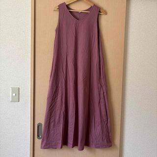 ユニクロ(UNIQLO)のユニクロ　ワンピース　ピンク　M(ロングワンピース/マキシワンピース)