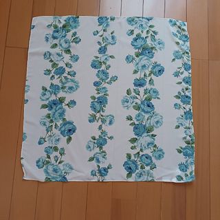 ペイトンプレイス(Peyton Place)の新品peyton placeの花柄スカーフ水色(バンダナ/スカーフ)